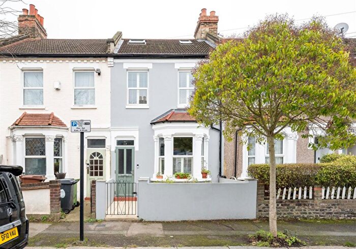 4 Bedroom Terraced House For Sale In Trumpington Road, Forest Gate, E7