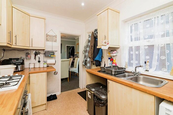 3 Bedroom Terraced House For Sale In Victoria Road, Lowestoft, NR33