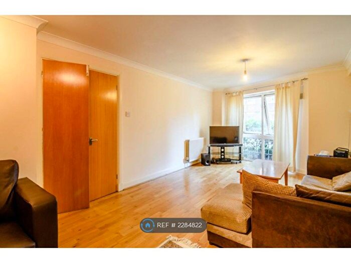 1 Bedroom Flat To Rent In Carraway Heights, London, E14