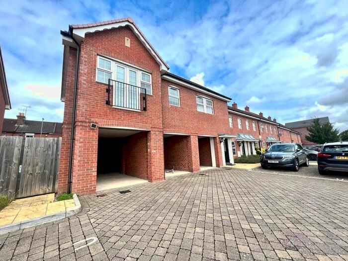 2 Bedroom Flat To Rent In Ashton Gardens, Eastleigh, Hampshire, SO50