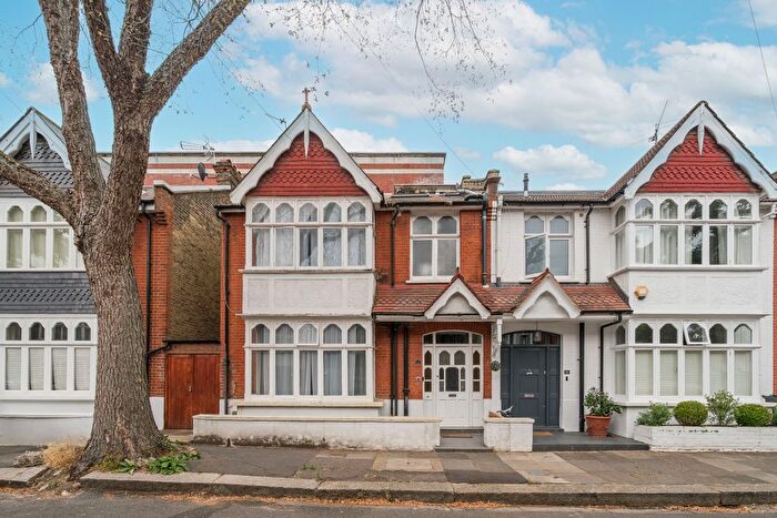 4 Bedroom End Of Terrace House For Sale In Merton Avenue, Chiswick, W4