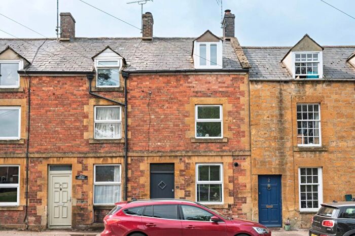 3 Bedroom Terraced House For Sale In London Road, Moreton-In-Marsh, GL56