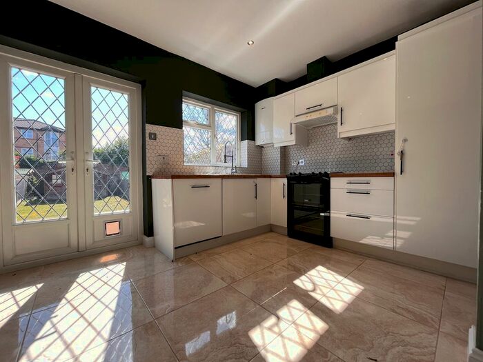 4 Bedroom Terraced House To Rent In Essex Road, Borehamwood, WD6