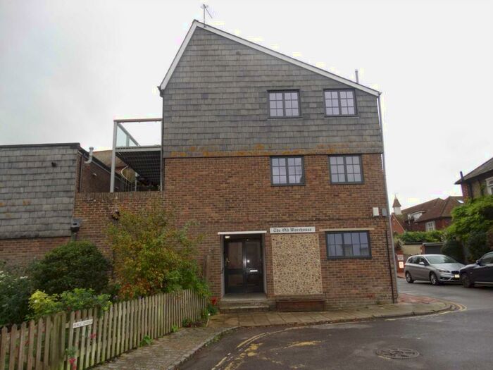 3 Bedroom Town House To Rent In Arun Street, Arundel, BN18