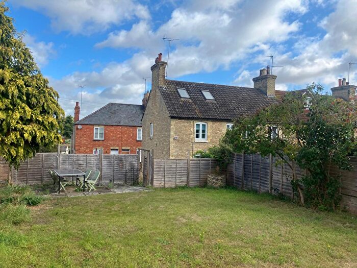 3 Bedroom Cottage For Sale In East Street, Stanwick, Northamptonshire, NN9
