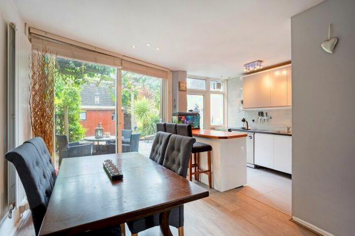 3 Bedroom Property To Rent In Templemere, Weybridge, KT13