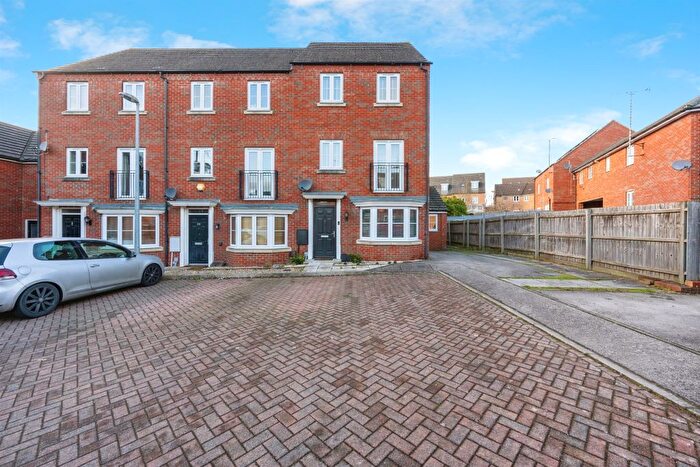 4 Bedroom End Terrace House For Sale In Sandpiper Way, Leighton Buzzard, LU7