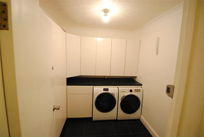5 Bedroom Semi-Detached House To Rent In Wadham Road, Abbots Langley, WD5