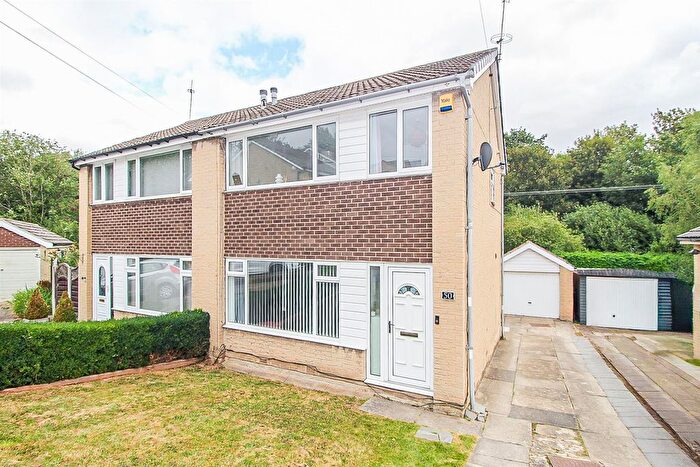 3 Bedroom Semi-Detached House For Sale In Woodburn Avenue, Earlsheaton, Dewsbury, WF12