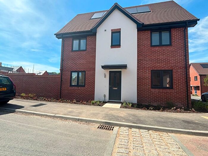 3 Bedroom Link Detached House To Rent In Heaviside Road, Whiteley, Fareham, Hampshire, PO15