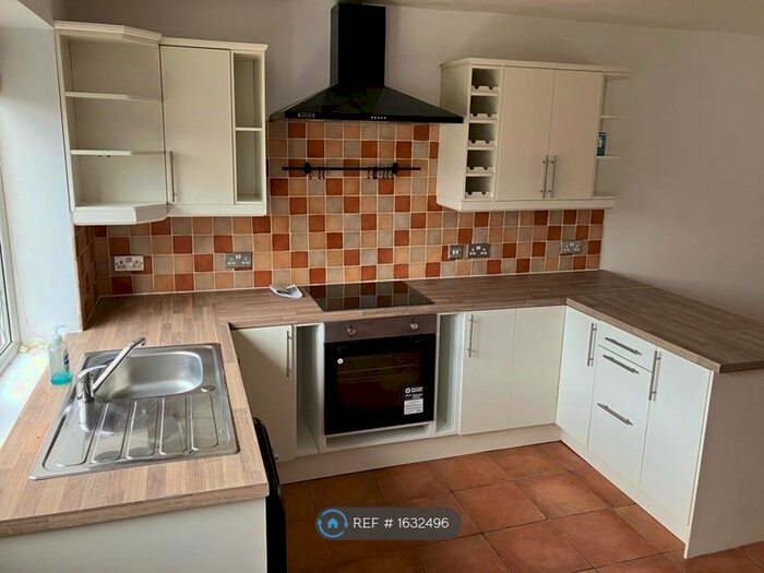 3 Bedroom Terraced House To Rent In Skelton Road, Leeds, LS9