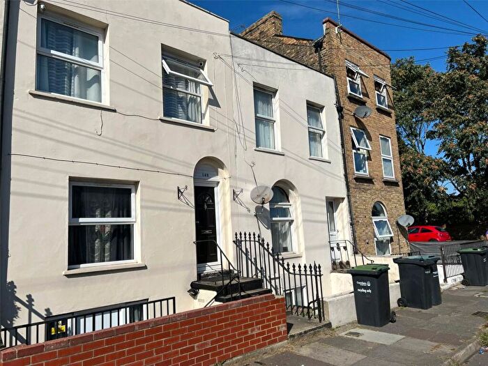 4 Bedroom Terraced House For Sale In Wellington Street, Gravesend, Kent, DA12