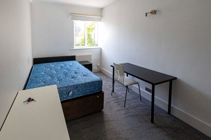 6 Bedroom House To Rent In Ancaster Road, Leeds, LS16