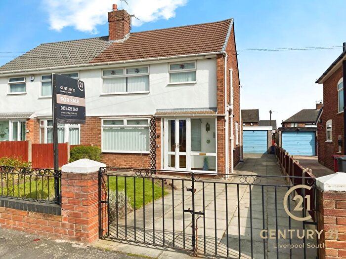 3 Bedroom Semi-Detached House For Sale In Oakwood Road, Halewood, L26