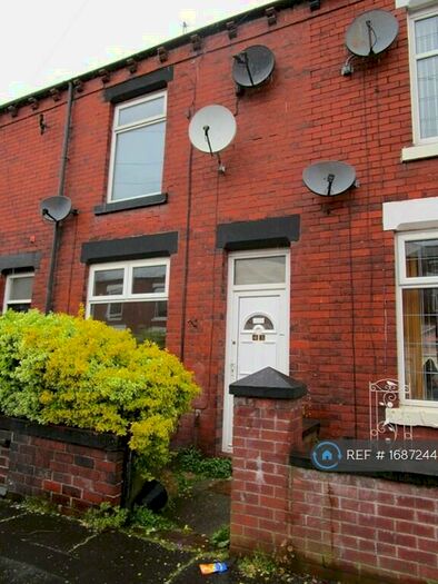 2 Bedroom Terraced House To Rent In Crosby Road, Manchester, M40