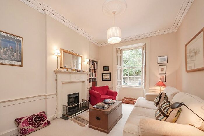 3 Bedroom Flat To Rent In Cheyne Street, Edinburgh, Midlothian, EH4