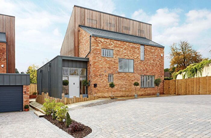 6 Bedroom Property To Rent In Argos Hill, Crowborough, TN6