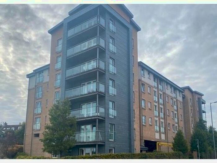 2 Bedroom Flat To Rent In Staneacre Park, Hamilton, ML3