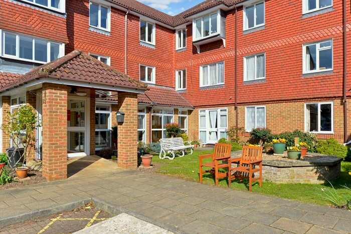 1 Bedroom Flat For Sale In Summers Road, Godalming, GU7