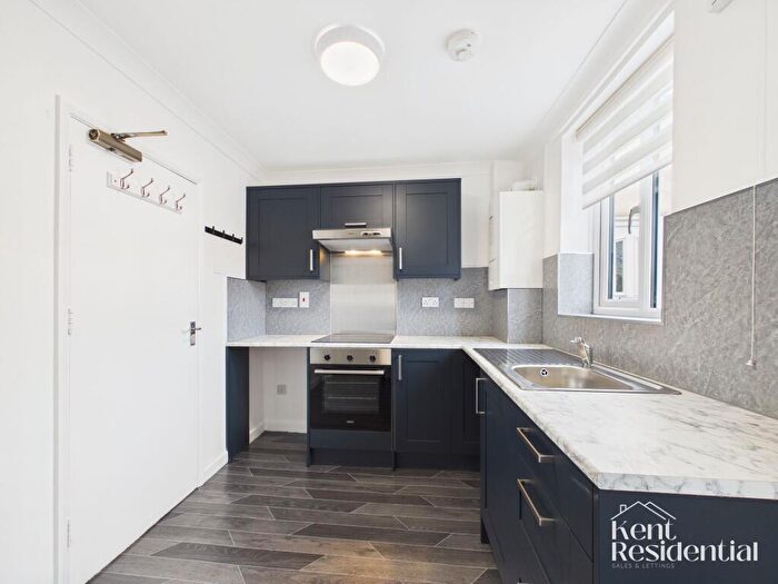 1 Bedroom Flat To Rent In Gillingham Road, Gillingham, ME7