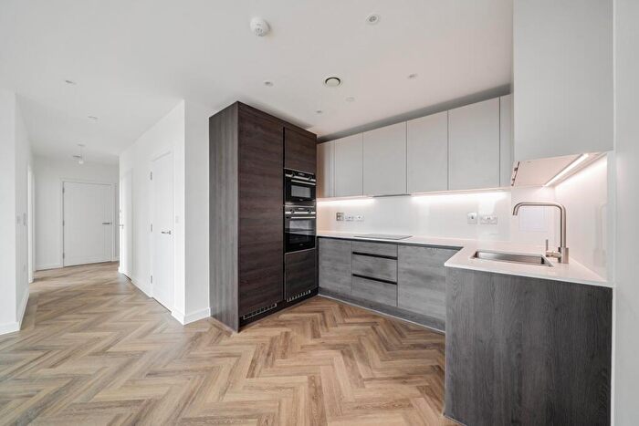 2 Bedroom Apartment To Rent In Denmark Road London, NW6