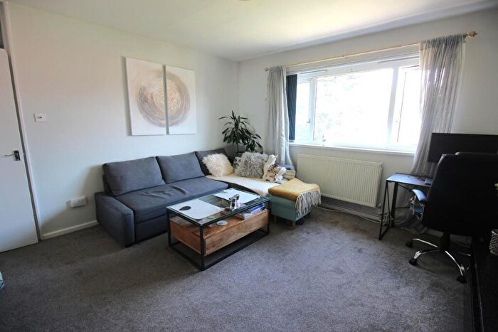 1 Bedroom Flat To Rent In Luffield Road, London, SE2