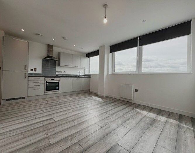 2 Bedroom Flat To Rent In Coventry Road, Birmingham, B25