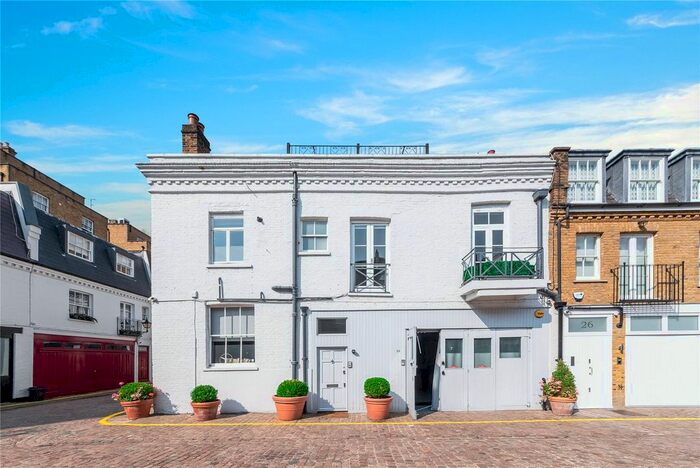 3 Bedroom Mews House To Rent In Queen's Gate Place Mews, South Kensington, London, SW7