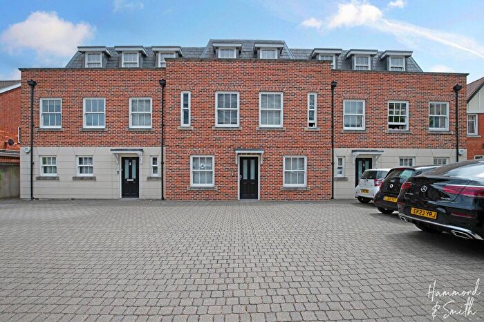 2 Bedroom Apartment For Sale In Hemnall Street, Epping, CM16