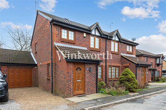 3 Bedroom Semi Detached House For Sale In Crothall Close, London, N13