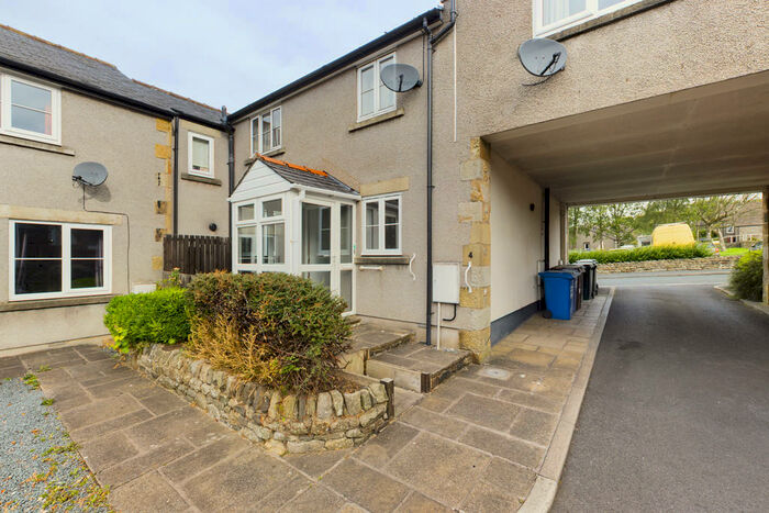 2 Bedroom Apartment To Rent In Mill Gardens, Bentham, LA2