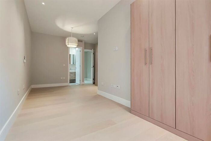 3 Bedroom Flat To Rent In Fitzjohns Avenue, Hampstead, NW3