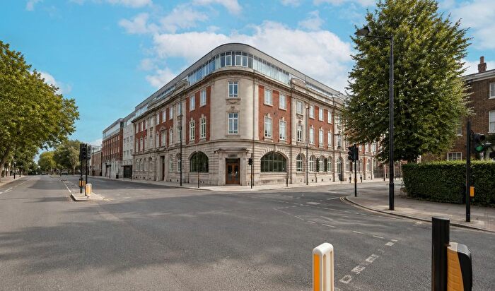 1 Bedroom Flat To Rent In Quadrangle House, Romford Road, London, E15