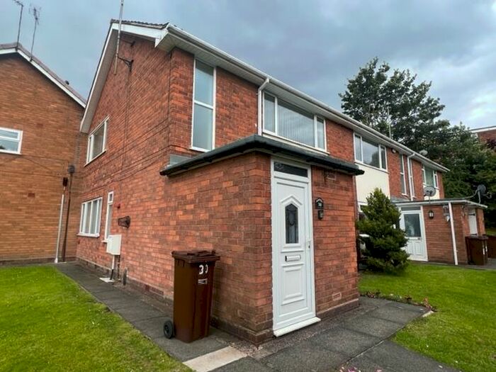 1 Bedroom Maisonette To Rent In Dovedale Road, Ettingshall Park, Wolverhampton, WV4