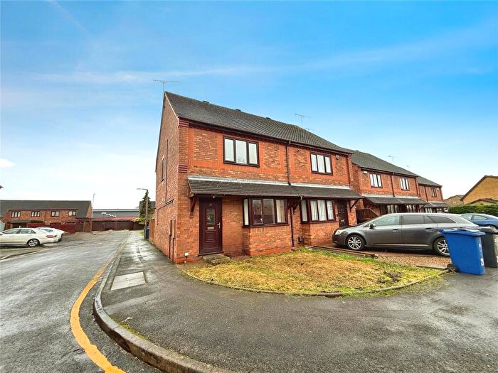 3 Bedroom Semi Detached House To Rent In Orchard Park, Burton-on-Trent, Staffordshire, DE14