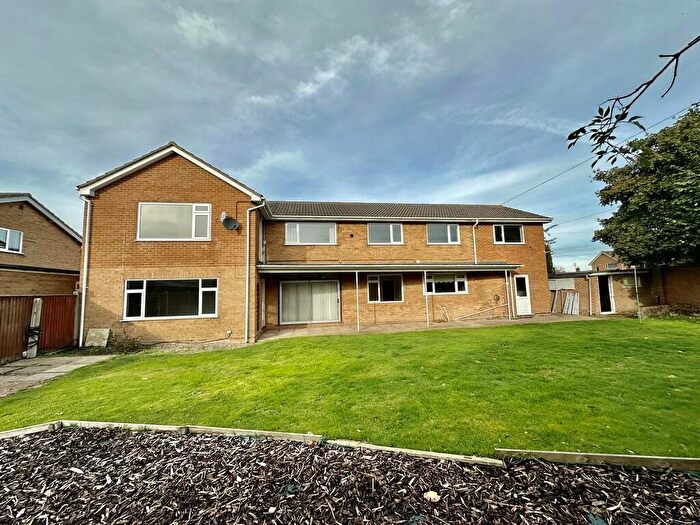 4 Bedroom Detached House To Rent In West Side Close, Lowestoft, NR32
