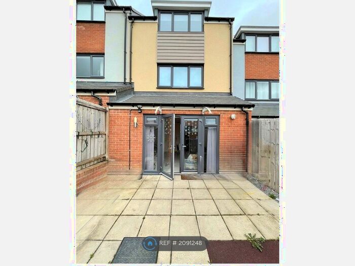 4 Bedroom Terraced House To Rent In Featherwood Avenue, Newcastle Upon Tyne, NE15