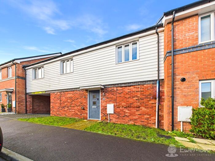 2 Bedroom Coach House For Sale In Chandler Drive, Bordon, Hampshire, GU35