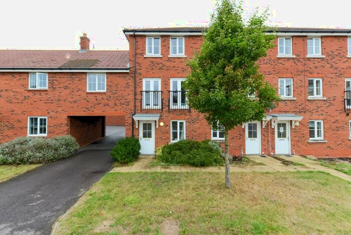 5 Bedroom Town House For Sale In Cunningham Street, Hatfield, AL10