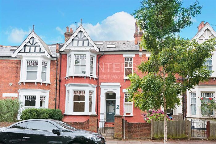 Studio To Rent In Milman Road, London, NW6