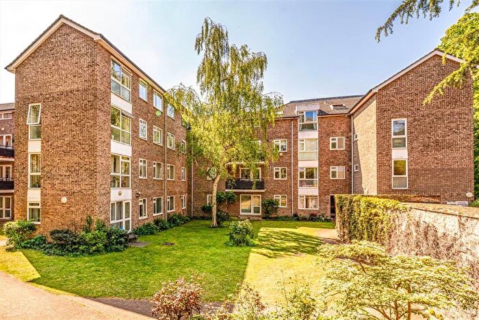 1 Bedroom Flat For Sale In Fairfax Road, Teddington, TW11