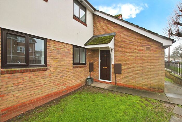 1 Bedroom Terraced House To Rent In Chester Place, Chelmsford, Essex, CM1