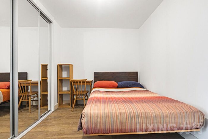 1 Bedroom Flat For Sale In Jefferson Plaza, Bow, E3