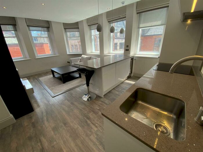 2 Bedroom Apartment To Rent In King Street, City Centre, M2