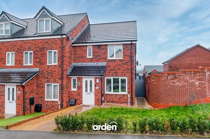 3 Bedroom End Of Terrace House For Sale In Hawling Street, Redditch, B97