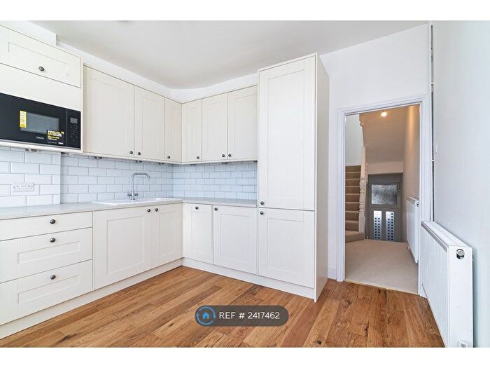 2 Bedroom Flat To Rent In Hillfield Park, London, N10