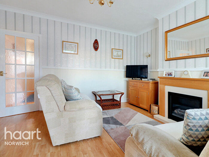 2 Bedroom Semi-Detached Bungalow For Sale In Thorpe Avenue, Norwich, NR7