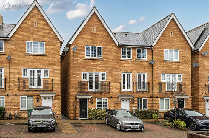 3 Bedroom Town House For Sale In Forelle Way, Carshalton, SM5