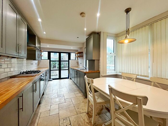 4 Bedroom Property To Rent In Mathews Park Avenue, London, E15