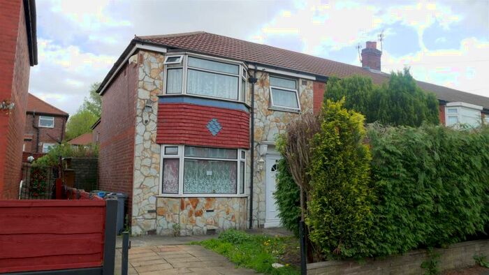 3 Bedroom Semi-Detached House To Rent In Wellesley Avenue, Gorton, Manchester, M18